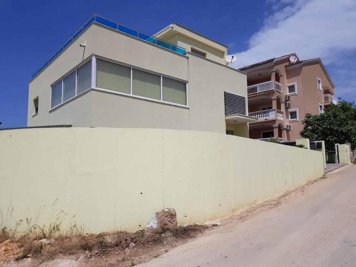 Yellow Cube Kozino Exterior photo